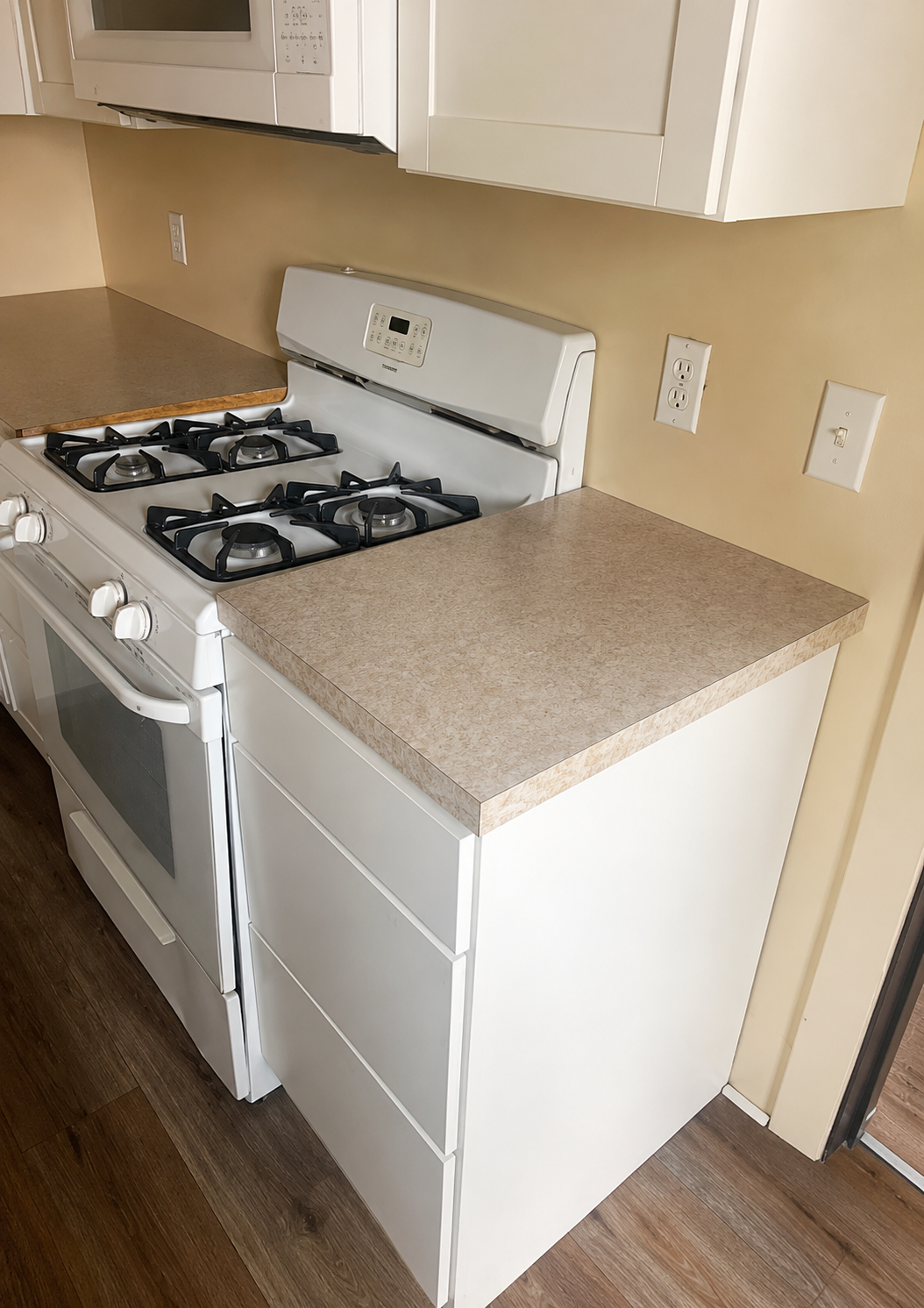 3d945047-54dc-4264-a6dc-a8d9cf83c758 811 S. Hester (1Bed-1Bath) $800
