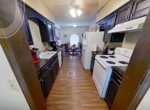1921 W. State Lane (3Bed-2Bath) $1150 AUGUST
