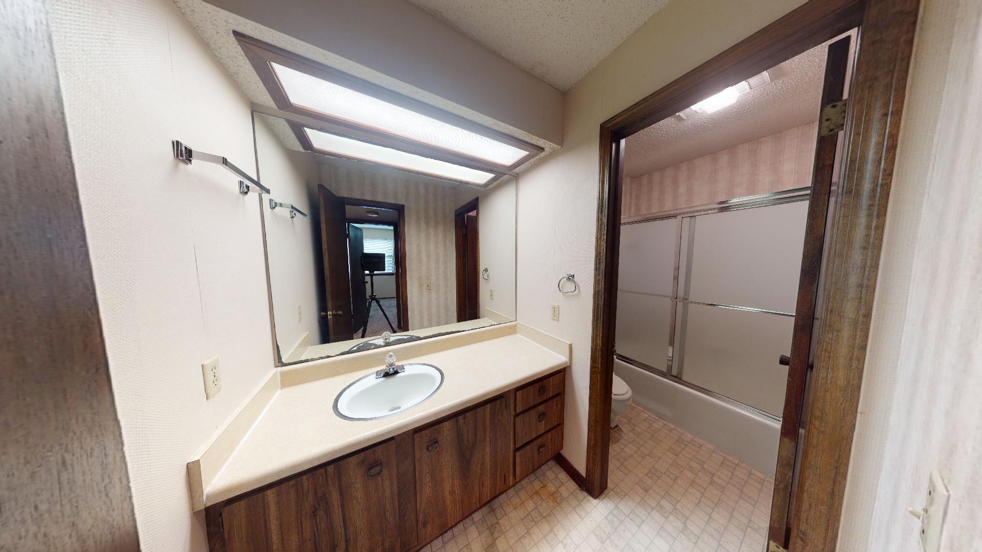 204 S. Duncan (2Bed-1Bath) Available in JULY
