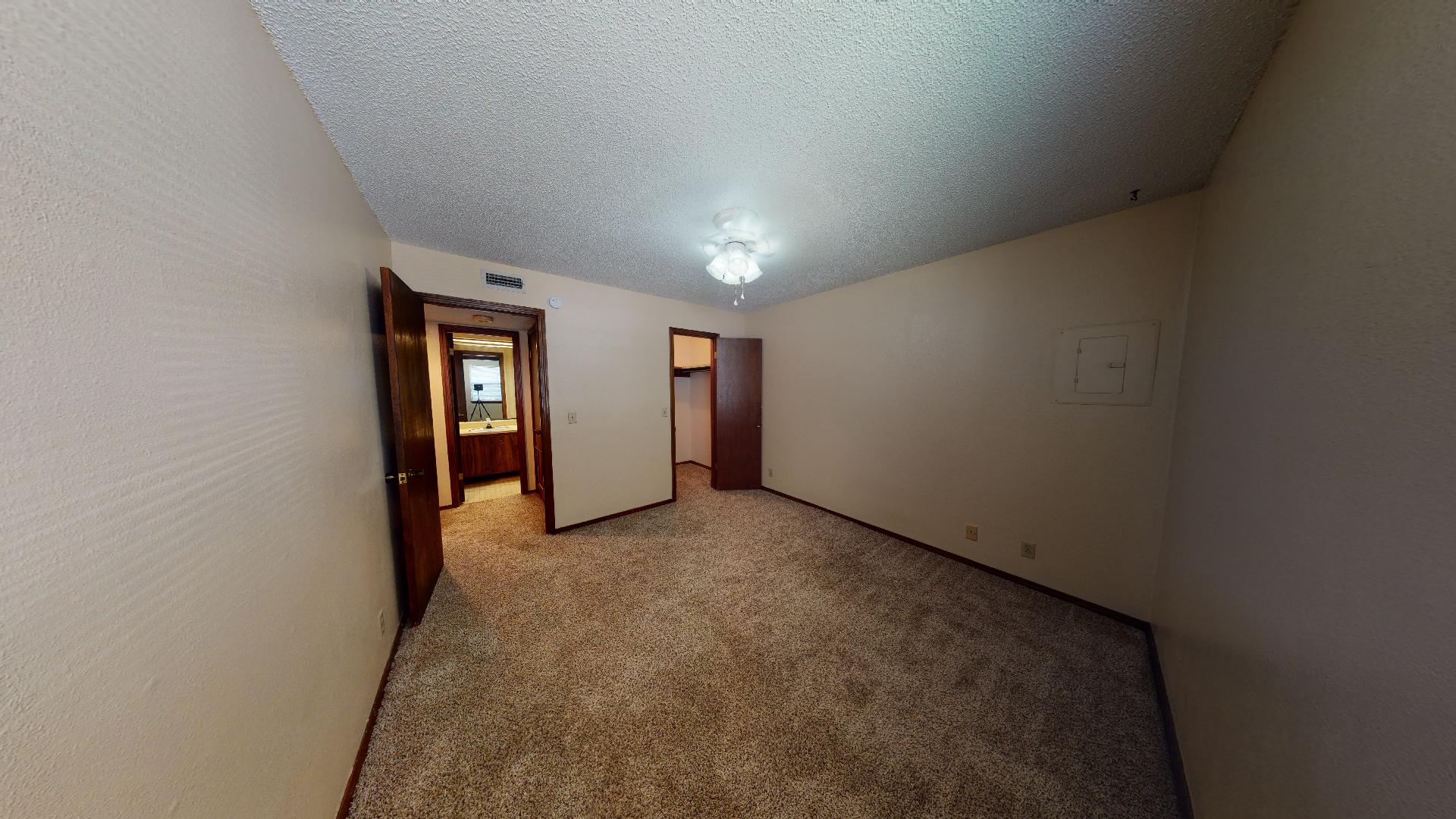 204 S. Duncan (2Bed-1Bath) Available in JULY