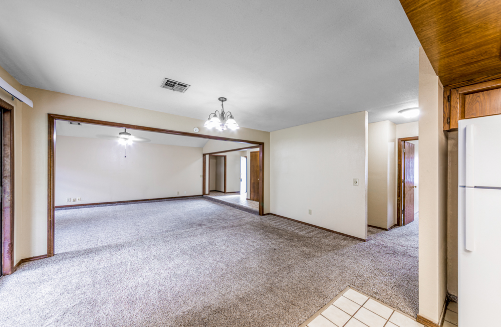 0W6A7859 4134 W. 18th(3Bed-2Bath-2Car) $1500 Month