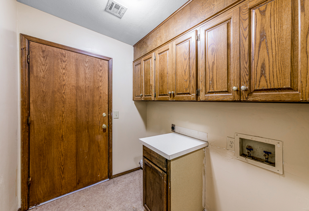 0W6A7862 4134 W. 18th(3Bed-2Bath-2Car) $1500 Month