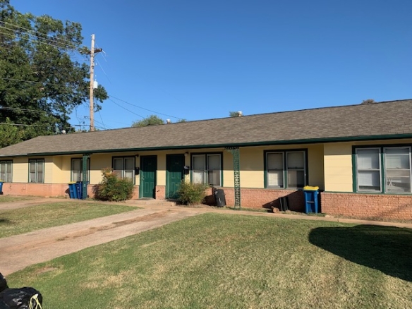 210 W. Connell 1 Bed Duplex- Available JAN. 2026