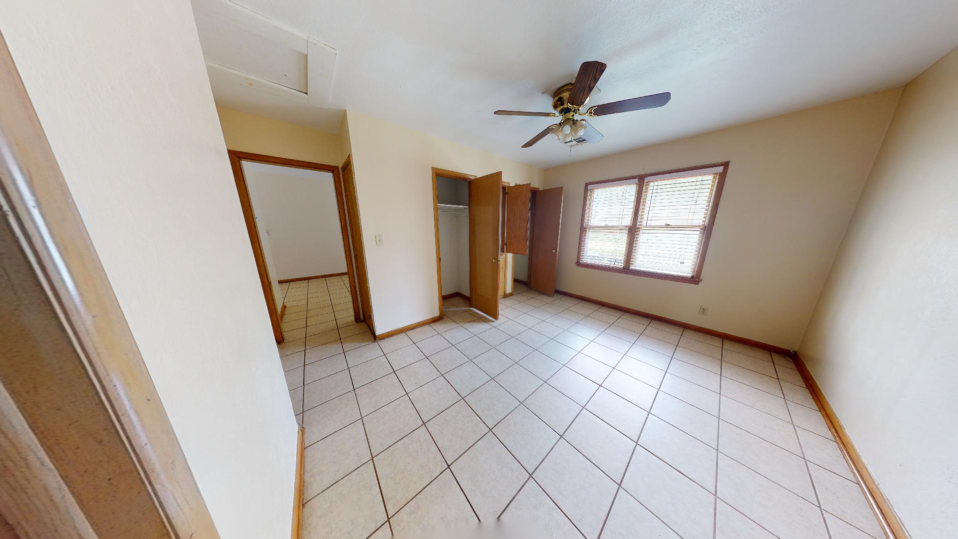 210-W-Connell-Ave-05222020_155151 210 W. Connell 1 Bed Duplex- Available JAN. 2026