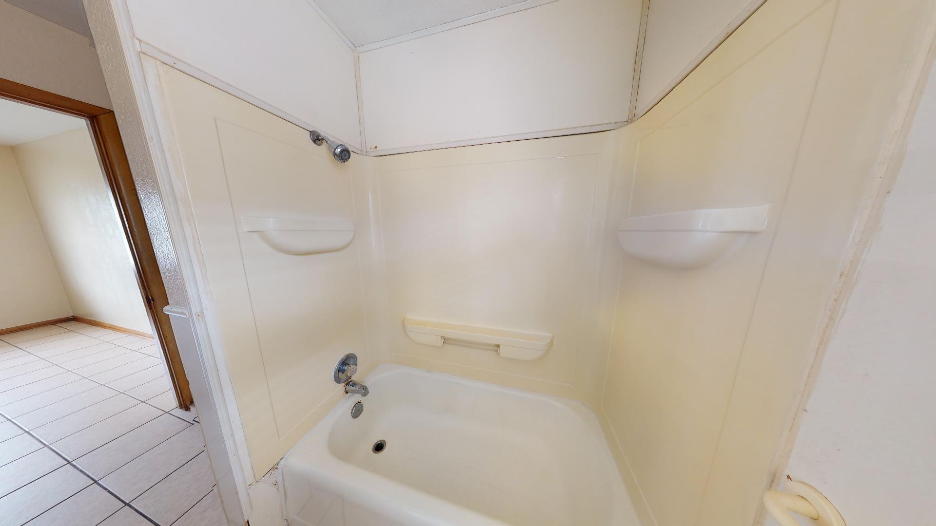 210-W-Connell-Ave-05222020_155215 210 W. Connell 1 Bed Duplex- Available JAN. 2026