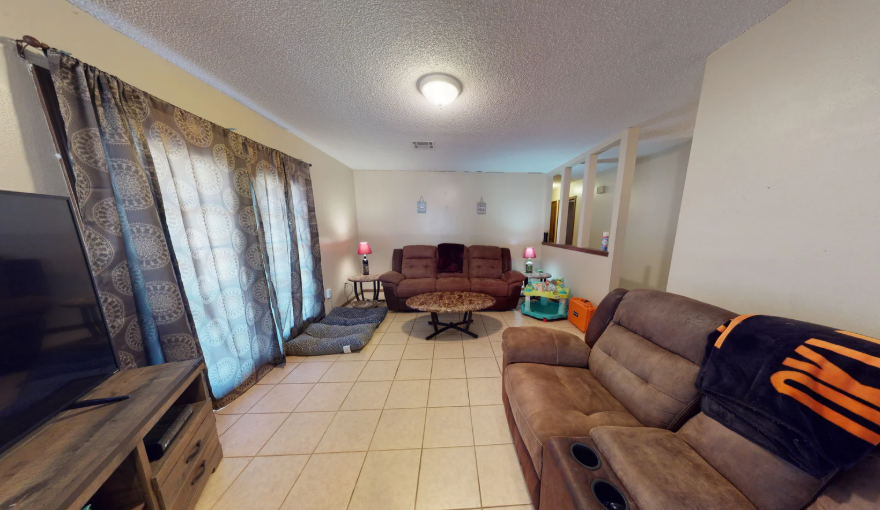 Screenshot 2026-05-19 100300 912 E. Moore 3Bed-1.5Bath-2Car $1100 JULY