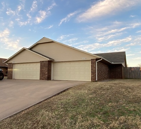 3808 W. 15th (2-Bed 2-Bath 2-Car Garage) $950
