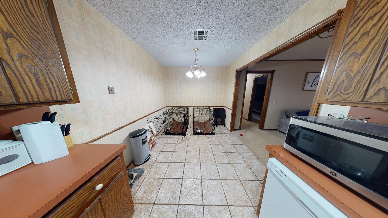 3806-W-15th-01072021_224408 3808 W. 15th (2-Bed 2-Bath 2-Car Garage) $950