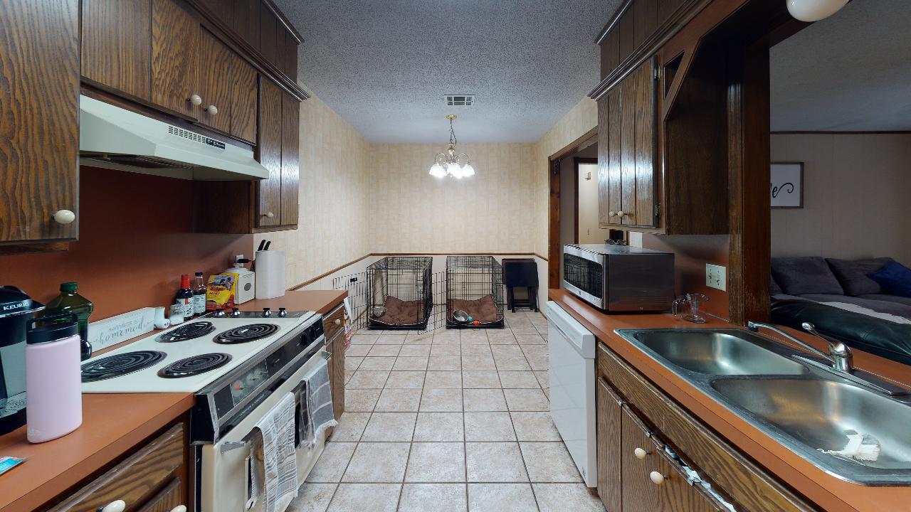 3806-W-15th-Kitchen 3808 W. 15th (2-Bed 2-Bath 2-Car Garage) $950